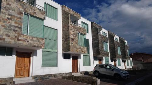 ÚLTIMAS HERMOSAS CASAS DE LUJO EN UN ELEGANTE Y MODERNO CONJUNTO RESIDENCIAL EN 168.000 NEGOCIABLES