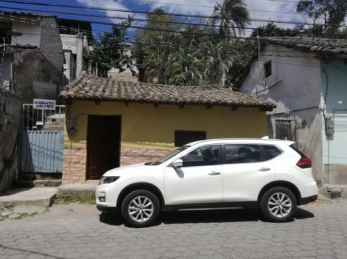 Vendo casa tipo mediagua y terreno en Otavalo