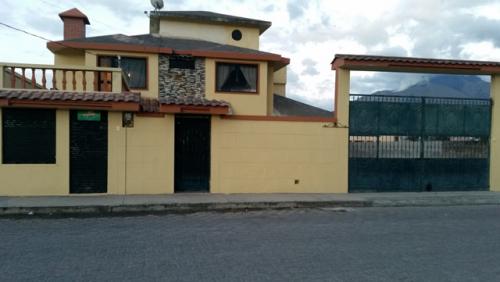 SE VENDE UNA CASA EN COTACACHI SECTOR QUIROGA