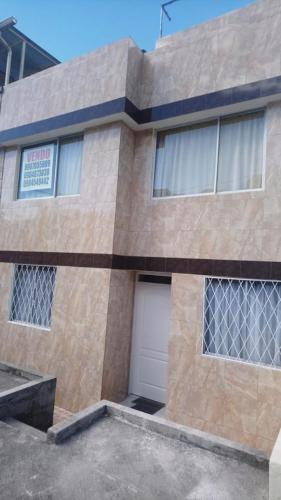 VALLE DE LOS CHILLOS - HERMOSA CASA EN UN ELEGANTE Y PRIVADO CONJUNTO DE OPORTUNIDAD EN 81.900