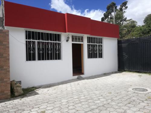 SE VENDE CASA EN OTAVALO DE CEMENTO ARMADO
