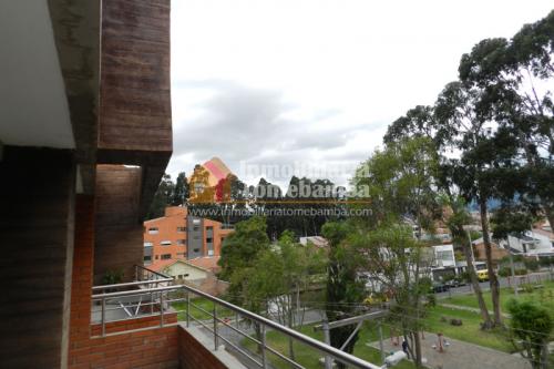 DEPARTAMENTO DE LUJO EN VENTA EN EXCLUSIVO SECTOR DE LOS 3 PUENTES