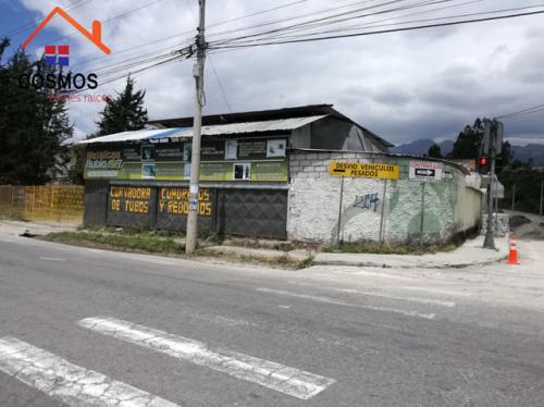 SE VENDE TERRENO EN OTAVALO DE 700 M2 CON CASA EN PANAMERICANA VIA SELVA ALEGRE