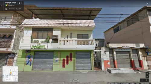 Casa en Plena Área Comercial, al pie de la Av. 25 de Julio