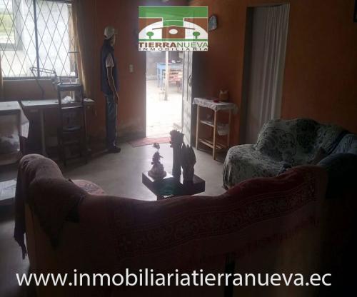 VENDO HERMOSA PROPIEDAD CON CASA MEDIA AGUA EN COTACACHI SECTOR QUIROGA