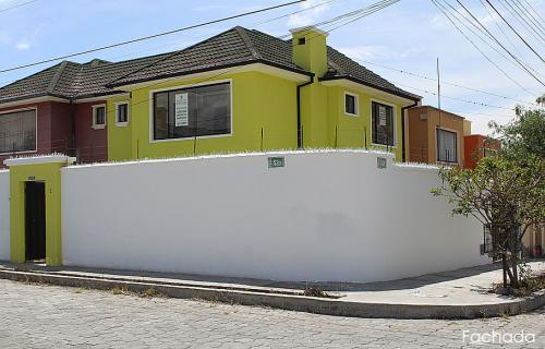 Casa de venta, Kartodromo Mitad del Mundo, esquinera e ndependiente $110.000 2353232,0997592747,0958838194