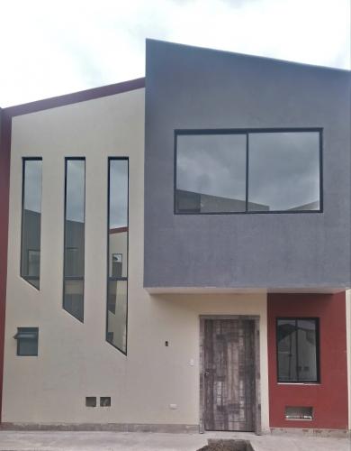 HERMOSAS CASAS EN EL VALLE DE LOS CHILLOS, DE 2 PISOS EN 70.000. APLICA CRÉDITO VIP.