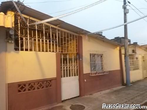 En el sector más comercial de las Acacias sur de Guayaquil.