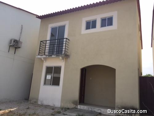 METROPOLIS 2F,  Venta de casa de estreno 3 dormitorios,3 baños, patio