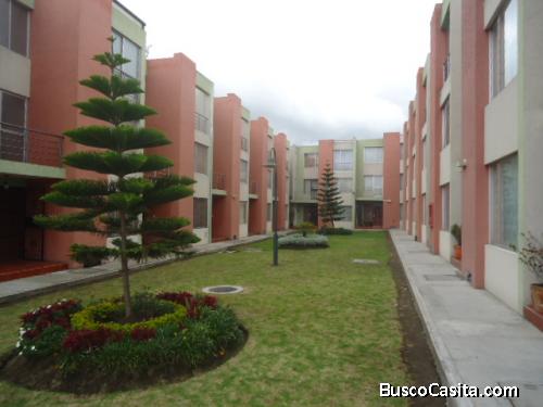 VENDO CASA 160 m2 SAN CAMILO CALDERÓN 3 PLANTAS 3 DORMITORIOS PATIO BALCÓN