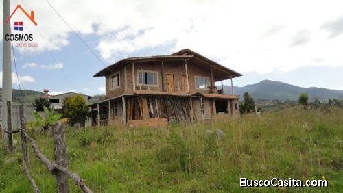 Vendo 15.000 m2 de terreno con casa en Otavalo apto para hostería o casa de campo
