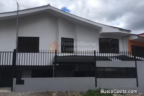 CASA DE VENTA EN CUENCA SECTOR LOS CEREZOS