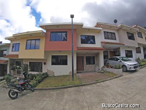 LINDA CASA EN VENTA DENTRO DE URBANIZACIÓN PRIVADA, CAMINO VIEJO A BAÑOS, $115.000