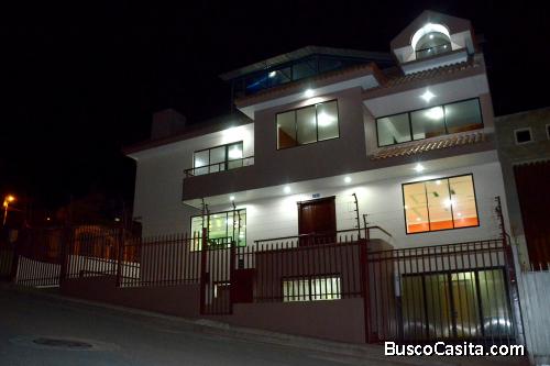 De Oportunidad se Vende Casa de 3 pisos en Loja