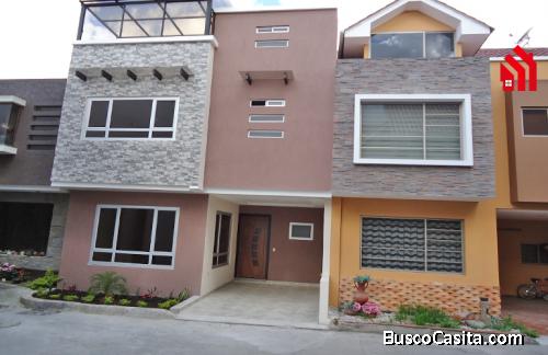 P1192 | HERMOSA CASA DENTRO DE CONDOMINIO EN CUENCA DE VENTA A ESTRENAR | SECTOR “AV. LOJA | 138.000