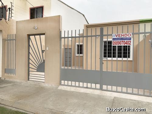 Venta Casa Guayacanes: Comercial en Plena Av. Narcisa de Jesus