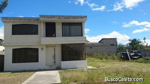 Vendo terreno con casa