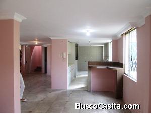 Hermosa casa independiente, en conjunto, Valle de los Chillos.