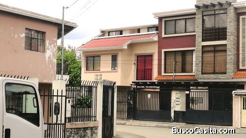 casa rentera en Cuenca (renta 950 al mes) de 4 DEPARTAMENTOS