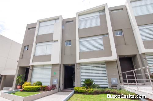 Tumbaco. Casa 148 M2. Conjunto Jardín Americano