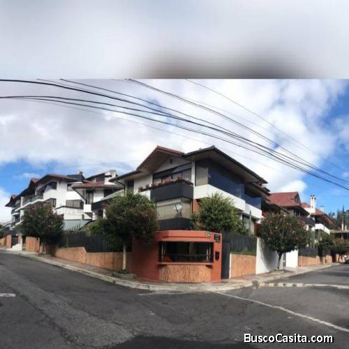 QUITO, Vendo propiedad de lujo, 850m2 de terreno y 508m2 de construcción