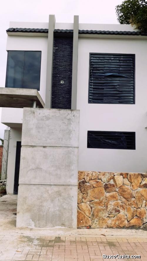 DE OFERTA Y CON PRECIO NEGOCIABLE, HERMOSA CASA EN VENTA EN BABAHOYO  Contacto:+593 93 955 5228 