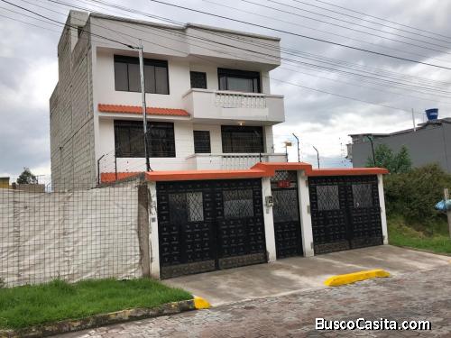 Casa de venta en Conocoto Santa Mónica