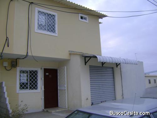 VENDO CASA DE 2 PLANTAS ESQUINERA CON LOCAL COMERCIAL PERMITIDO POR URBANIZACION. 