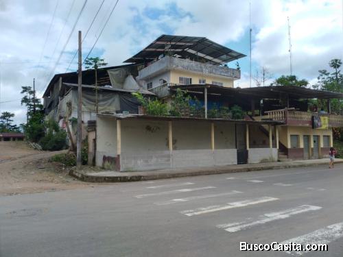 VENDO CASA COMERCIAL
