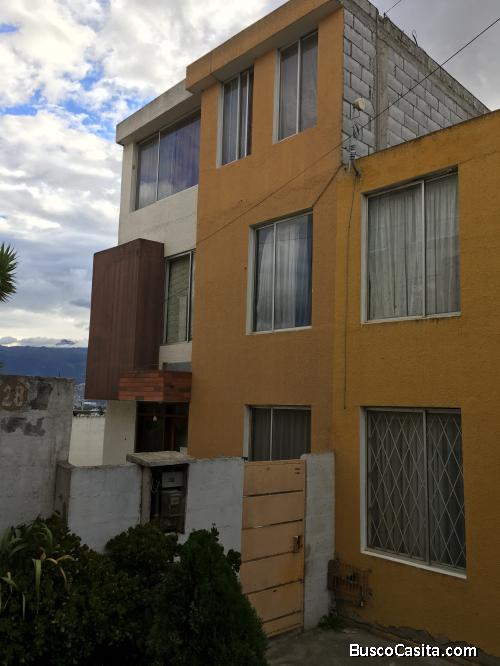 VENDO CASA EN CALDERÓN