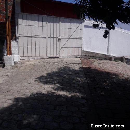 Se vende hermosa y amplia casa en Bahía de Caráquez