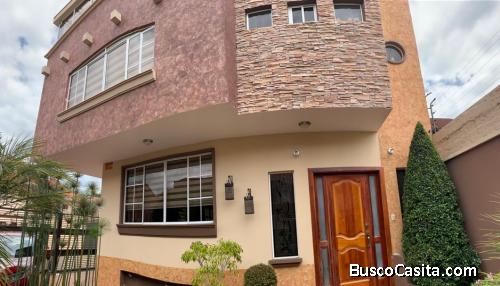 HERMOSA CASA EN VENTA 196 MTS. DE TERRENO 250 MTS, DE CONSTRUCCION