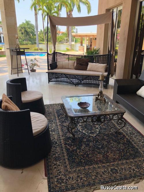 VENTA DE CASA 4 DORMITORIOS VIA SAMBORONDÓN KM 2.5 EXCELENTES ACABADOS