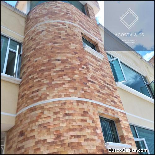 OPORTUNIDAD VENTA  CASA SECTOR NORTE DE QUITO URB SANTA LUCIA , CALLE DE LOS HELECHOS.