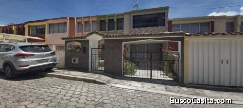 Hermosa Casa de Venta en conjunto, Norte de Quito, sector solca