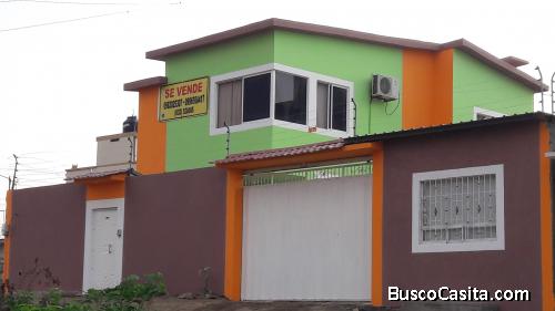 Manta Se vende Casa de 2 pisos 150m2 mas un mini departamento51m2