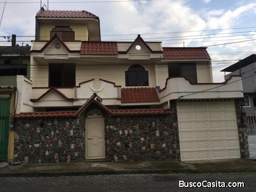 CASA AMPLIA POR ESTRENAR- 340m²- 6 Habitaciones- 1 Estacionamiento