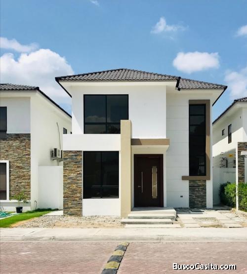 Vía a La Costa km 13 Urbanización Punta Esmeralda,Estrene Casa en Venta 