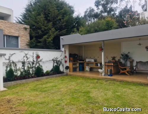 VENDO HERMOSA CASA EN LA URBANIZACION EL CONDADO