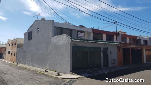 Casa esquinera en San Pedro Claver