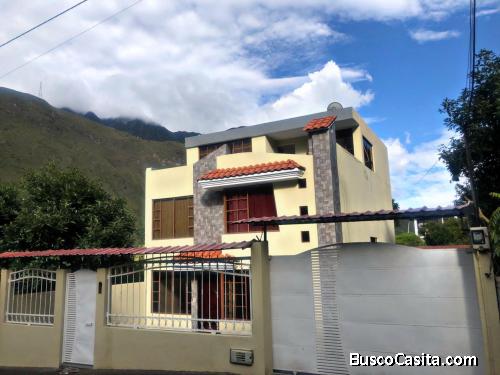 Se vende de urgencia casa en Baños de agua Santa 