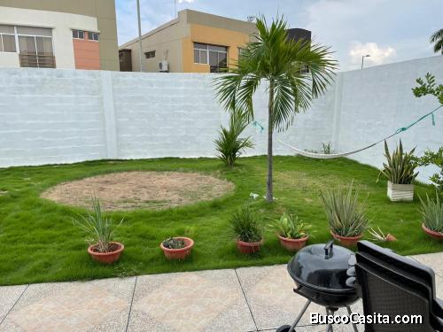 VENTA DE CASA 4 DORMITORIOS VÍA SAMBORONDON KM 10.5