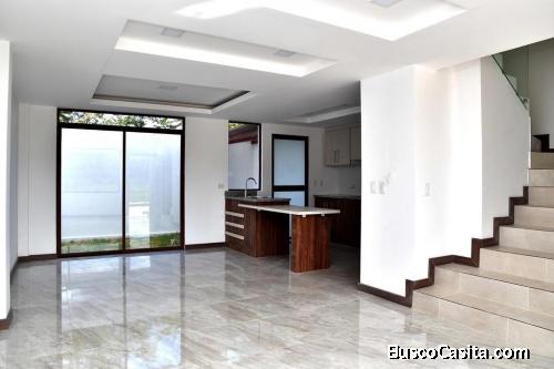 HERMOSAS CASAS VIP EN IBARRA 119m2 SECTOR EXCLUSIVO $82.000