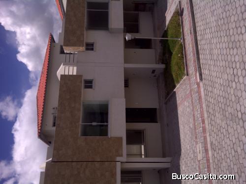 Espectacular Casa en Venta de 3 Dormitorios al Norte de Quito