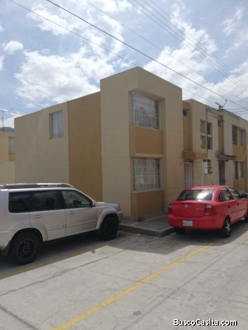 Casa en venta en conjunto Ciudad del sol 1 en San Antonio de Pichincha