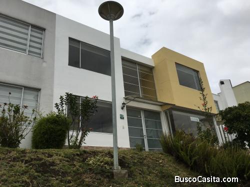VENTA CASA por estrenar en Paseos del Pichincha Norte de Quito