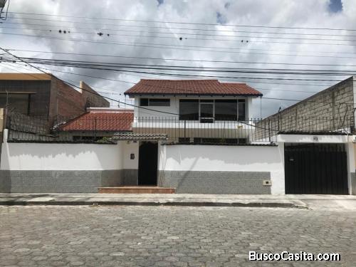 VENTA CASA EN IBARRA REMODELADA A FINALES AÑO 2020