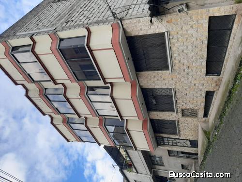 Se vende Casa de 4 pisos al sur de Quito