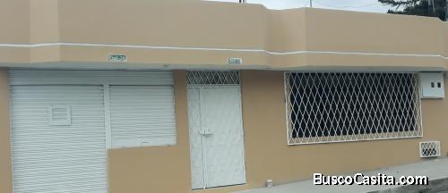 Casa grande con mini departamento. 