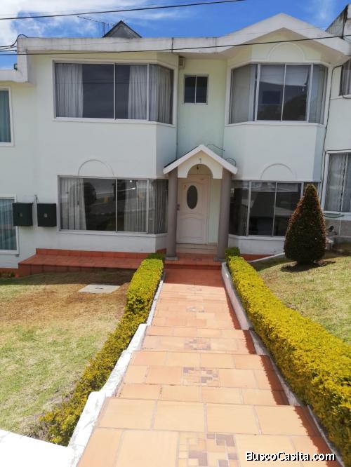 VENDO HERMOSA CASA EN CARCELEN FRENTE A YANBAL